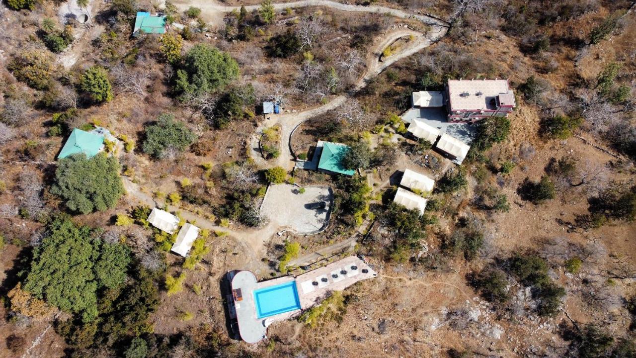 The Sky Imperial Jungle Camp Resort クンバルガル エクステリア 写真