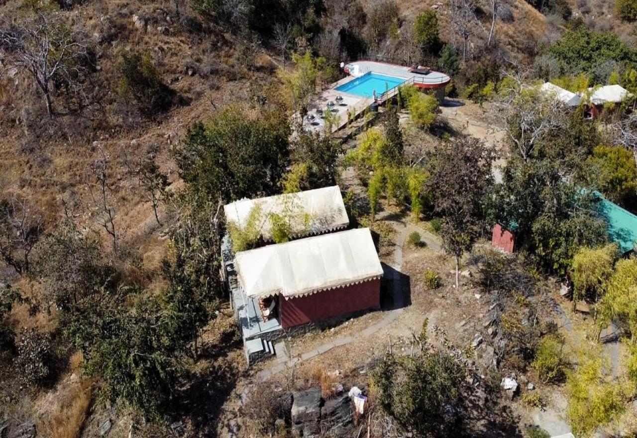 The Sky Imperial Jungle Camp Resort クンバルガル エクステリア 写真