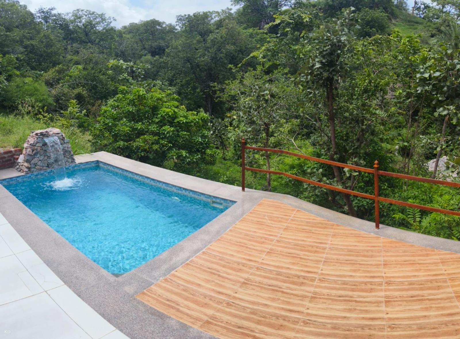 The Sky Imperial Jungle Camp Resort クンバルガル エクステリア 写真