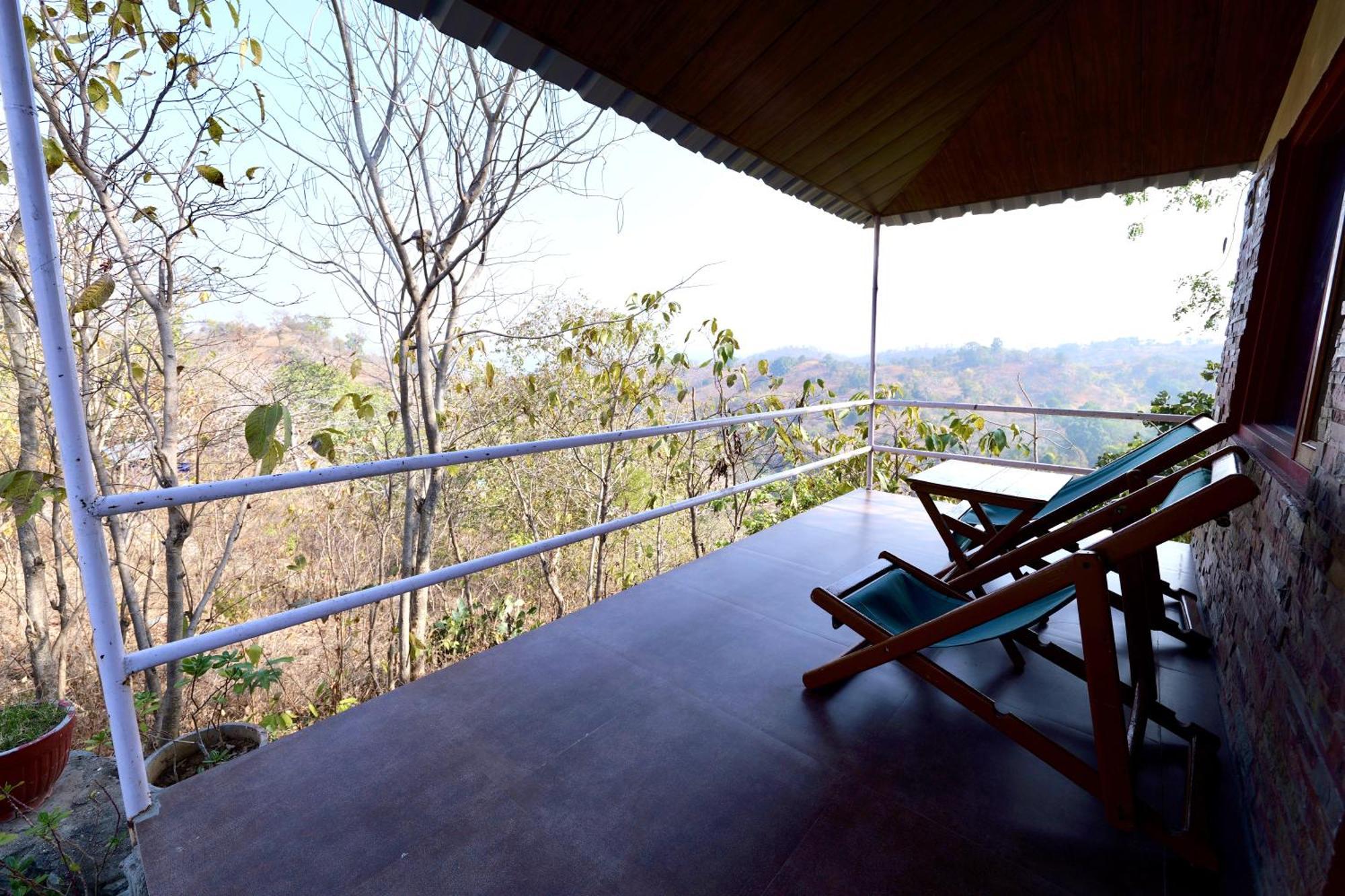 The Sky Imperial Jungle Camp Resort クンバルガル エクステリア 写真